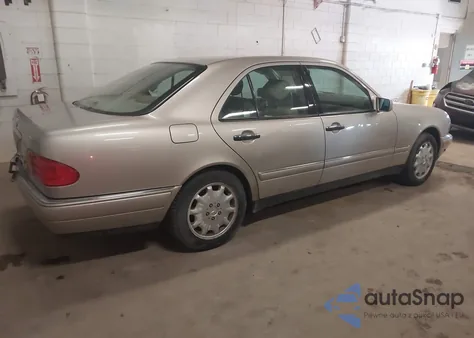 1999 Mercedes-Benz E 320 Awd z USA, uszkodzony, nr VIN WDBJF82H3XX016262